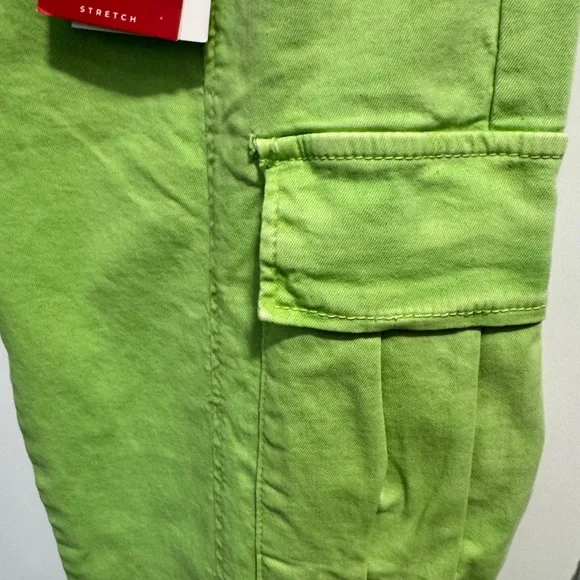 Q2 Green Cargo Pants - Picture 7 of 15